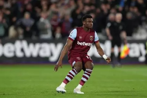 سكاي: تشيلسي يدرس فكرة التعاقد مع محمد قدوس 